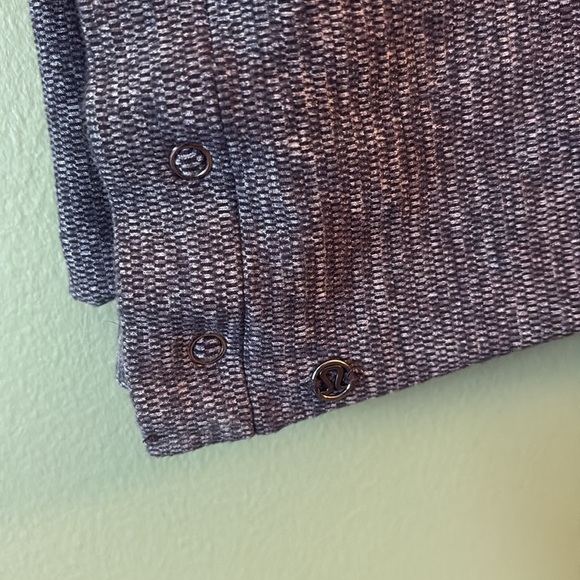 Lululemon Vinyasa Convertible Scarf Heathered Grey Striped Button - Picture 6 of 8